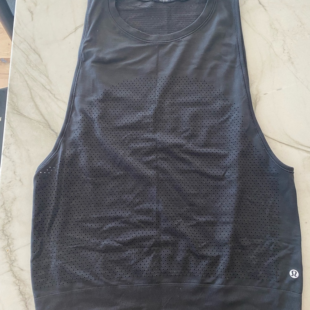 Lululemon Women’s Perforated Black Muscle Tank Top Size 8